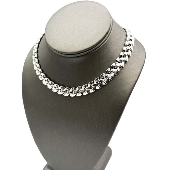Vintage TRIFARI Pat Pend Ribbon Weave Link Silvertone Collar Necklace 15" - Picture 4 of 9